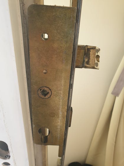 Broken latch on the Upvc door stopping it from opening #locksmith #basingstoke